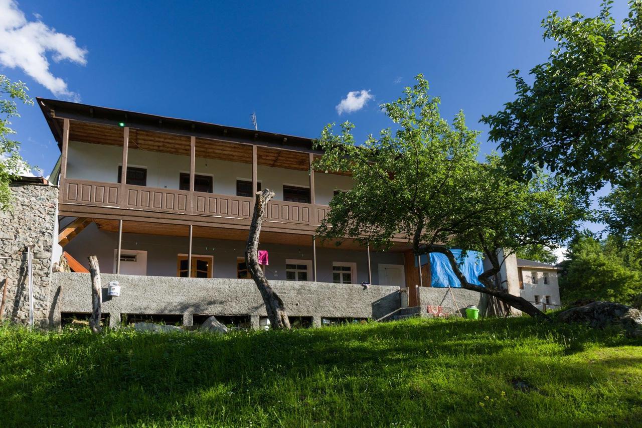 Hotel Mushkudiani Manor Mestia Exterior foto